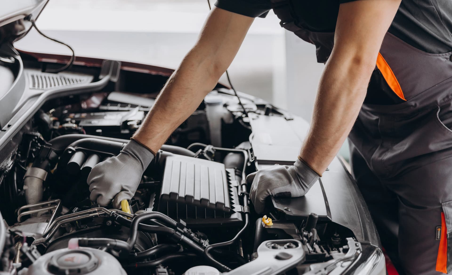 Příprava na STK a Emise v autoservisu — AutoHaklak České Budějovice